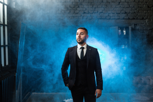 Черный костюм: вне времени, вне правил? Полный гид по выбору